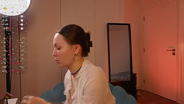 NeonyMuse online show from December 2025 01:16:01 PM