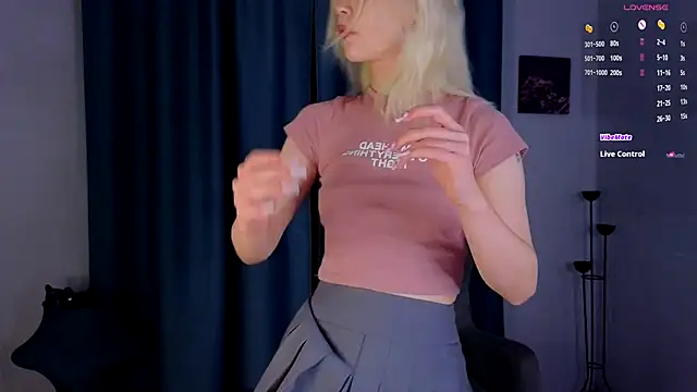 Snapshot of lovedrope chatting on November 2025 05:23:02 PM lovedrope online show from November 2025 05:23:02 PM