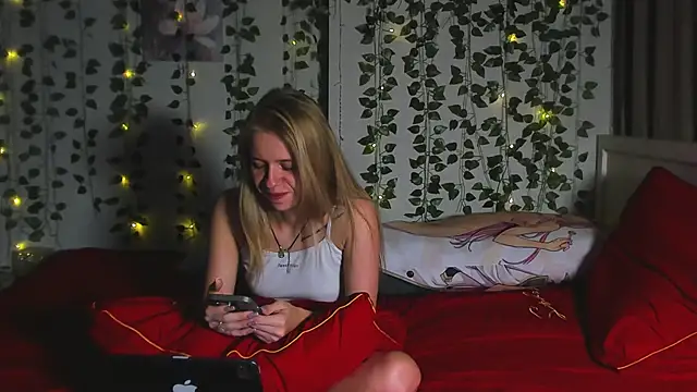 Snapshot of Sweet_Student chatting on October 2025 09:59:02 PM Sweet Student online show from October 2025 09:59:02 PM
