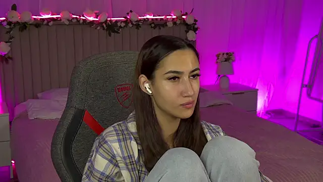 RebeckaThornton online show from November 2025 06:01:02 PM