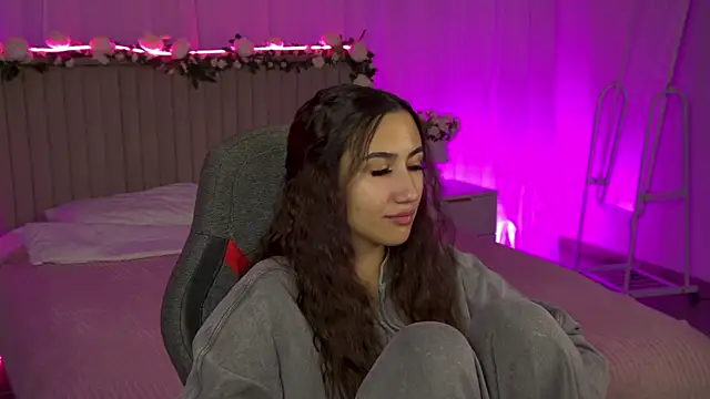 RebeckaThornton online show from November 2025 05:56:01 PM