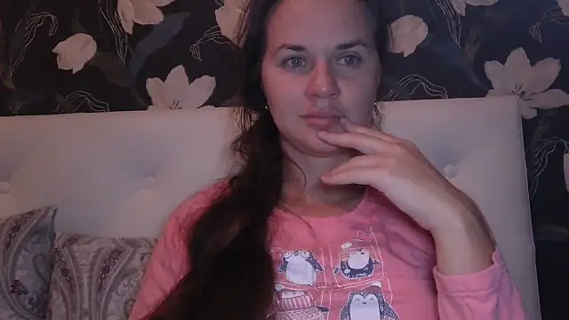 Snapshot of GiaaCaranggi chatting on October 2025 07:03:02 PM GiaaCaranggi online show from October 2025 07:03:02 PM