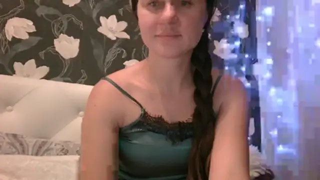 Snapshot of GiaaCaranggi chatting on November 2025 07:49:02 PM GiaaCaranggi online show from November 2025 07:49:02 PM