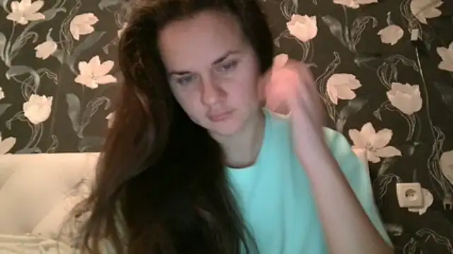 Snapshot of GiaaCaranggi chatting on December 2025 08:35:01 PM GiaaCaranggi online show from December 2025 08:35:01 PM