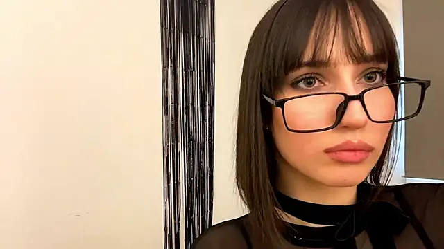 nikabloom online show from November 2025 11:20:01 AM