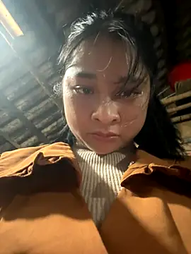 Linh-xxx online show from November 2025 10:58:01 AM