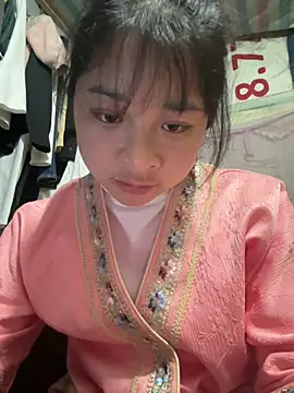 Linh-xxx online show from February 2026 11:26:02 AM