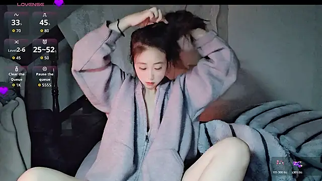 hyp0crite online show from November 2025 12:41:02 PM