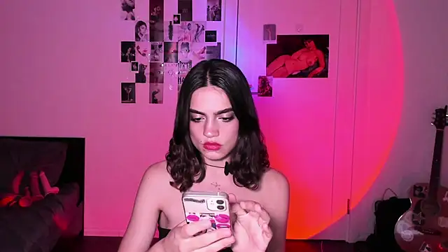 nightfloatt online show from October 2025 03:23:02 PM