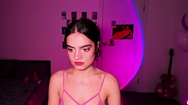 nightfloatt online show from October 2025 09:44:01 PM