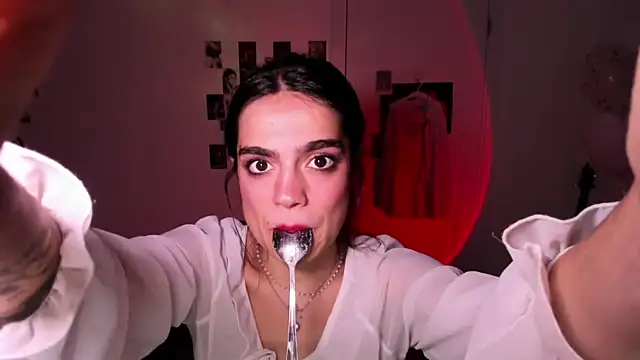 nightfloatt online show from November 2025 08:43:02 PM