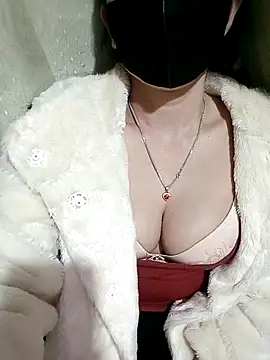 LalayCii online show from November 2025 11:37:02 PM