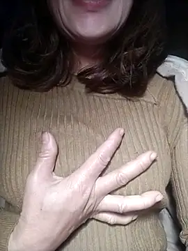 Snapshot of YiyinLy chatting on November 2025 07:23:02 PM YiyinLy online show from November 2025 07:23:02 PM