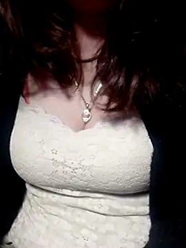 YiyinLy online show from February 2026 09:20:02 PM