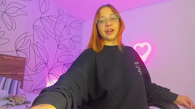 Snapshot of merida_06 chatting on October 2025 03:43:02 AM merida 06 online show from October 2025 03:43:02 AM