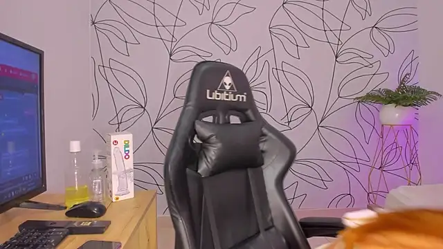 Snapshot of merida_06 chatting on November 2025 02:33:02 AM merida 06 online show from November 2025 02:33:02 AM