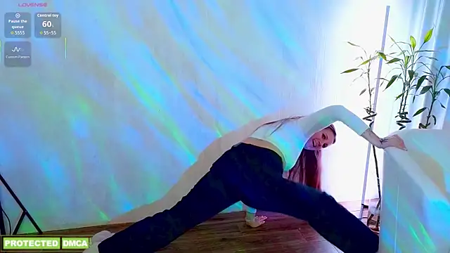 Amy  Leee  online show from April 2026 02:29:02 PM