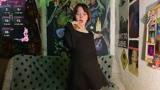 Snapshot of ReincarnatedAngel chatting on December 2025 09:32:01 PM ReincarnatedAngel online show from December 2025 09:32:01 PM