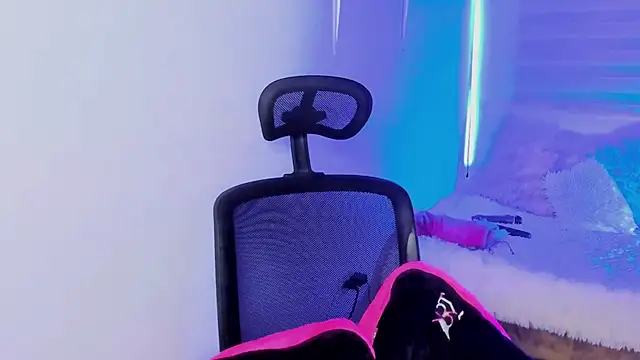 Snapshot of Emily_Lindey chatting on January 2026 03:34:02 AM Emily Lindey online show from January 2026 03:34:02 AM