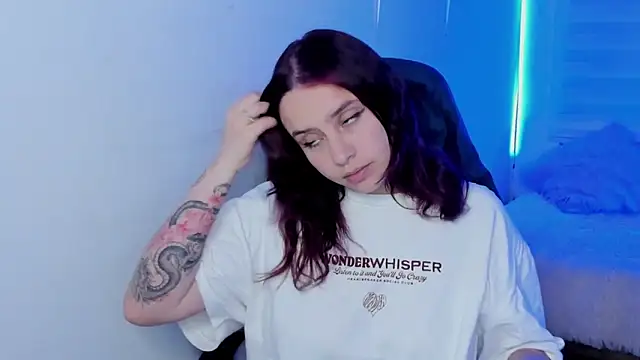 Snapshot of Emily_Lindey chatting on January 2026 06:39:02 AM Emily Lindey online show from January 2026 06:39:02 AM