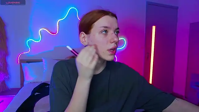 Snapshot of MeganNewCat chatting on November 2025 07:44:02 AM MeganNewCat online show from November 2025 07:44:02 AM