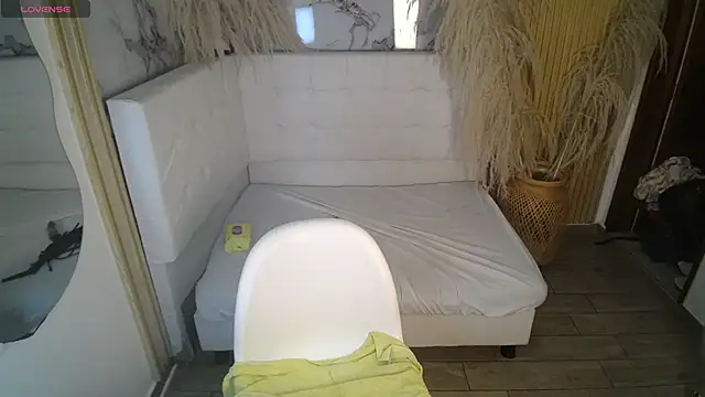 Snapshot of _Pamelamilf chatting on December 2025 06:49:01 PM Pamelamilf online show from December 2025 06:49:01 PM