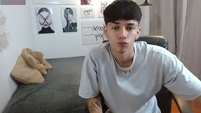 Snapshot of AmethystShadow17 chatting on October 2025 04:41:02 PM AmethystShadow17 online show from October 2025 04:41:02 PM