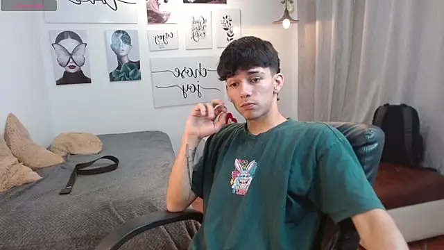 Snapshot of AmethystShadow17 chatting on November 2025 03:55:02 PM AmethystShadow17 online show from November 2025 03:55:02 PM