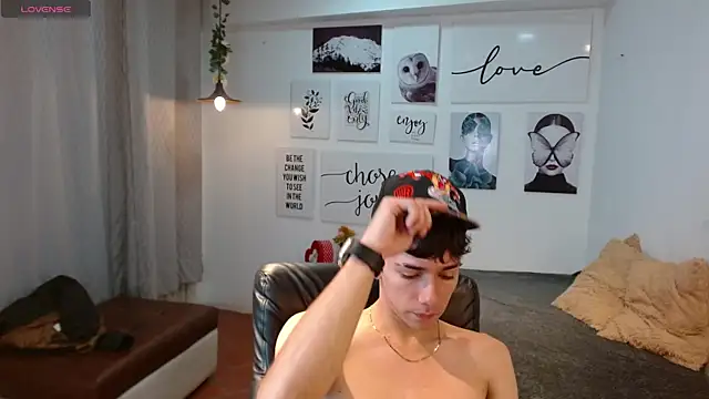 Snapshot of AmethystShadow17 chatting on November 2025 03:45:01 PM AmethystShadow17 online show from November 2025 03:45:01 PM