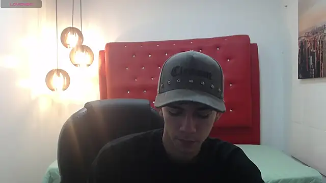 Snapshot of AmethystShadow17 chatting on December 2025 04:12:02 PM AmethystShadow17 online show from December 2025 04:12:02 PM