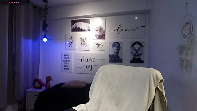 AmethystShadow17 online show from January 2026 07:59:02 PM