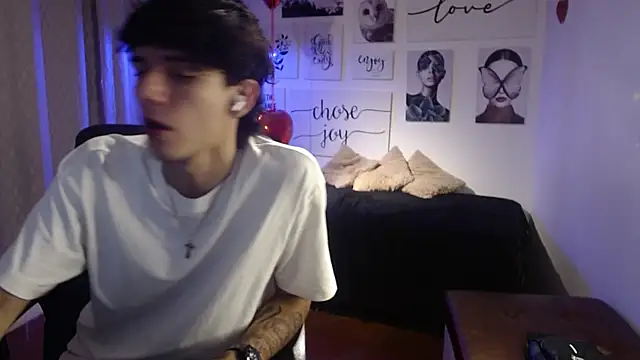 AmethystShadow17 online show from February 2026 08:43:01 PM