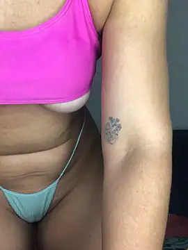 Snapshot of Bellafit02 chatting on November 2025 08:25:02 AM Bellafit02 online show from November 2025 08:25:02 AM