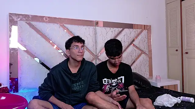 Desire4Duo online show from November 2025 02:31:02 PM