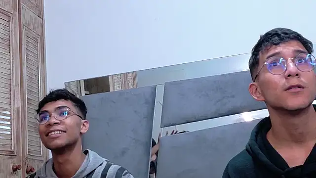 Desire4Duo online show from December 2025 01:50:02 PM