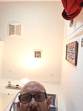 Snapshot of whateveruwanthowever chatting on November 2025 05:57:01 PM whateveruwanthowever online show from November 2025 05:57:01 PM