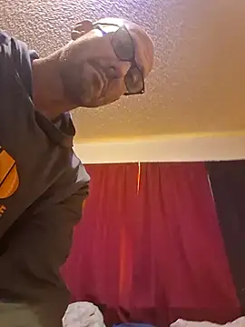 Snapshot of whateveruwanthowever chatting on December 2025 06:50:01 PM whateveruwanthowever online show from December 2025 06:50:01 PM