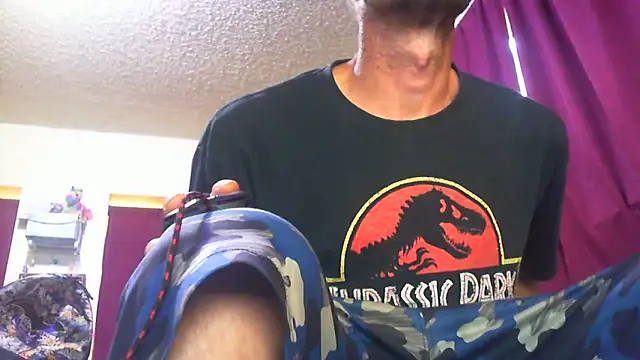 Snapshot of whateveruwanthowever chatting on December 2025 10:47:02 PM whateveruwanthowever online show from December 2025 10:47:02 PM