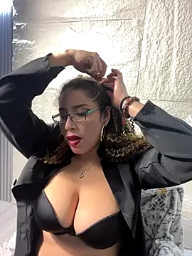 Yvonny27 online show from November 2025 05:53:01 AM