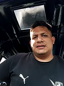 WIlGar1993 online show from March 2026 03:37:02 PM