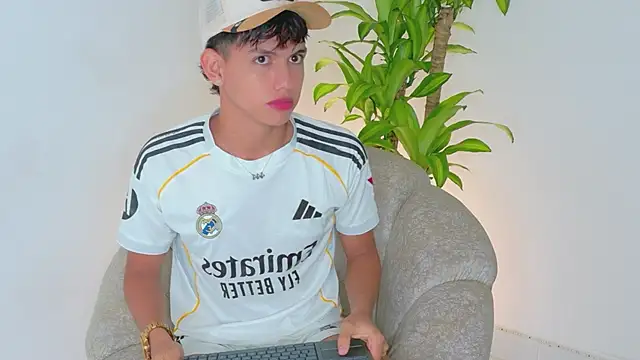 Snapshot of Axel_Cody_ chatting on May 2026 11:51:01 AM Axel Cody online show from May 2026 11:51:01 AM