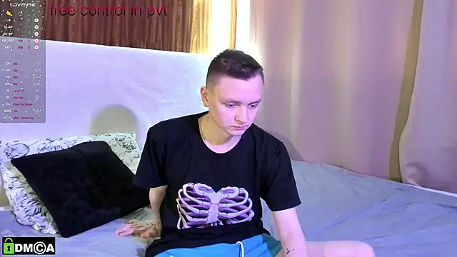 Snapshot of Logan_mett chatting on November 2025 11:43:02 AM Logan mett online show from November 2025 11:43:02 AM