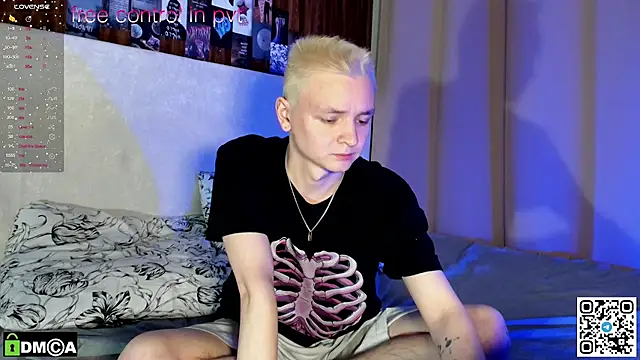 Snapshot of Logan_mett chatting on December 2025 11:32:01 PM Logan mett online show from December 2025 11:32:01 PM