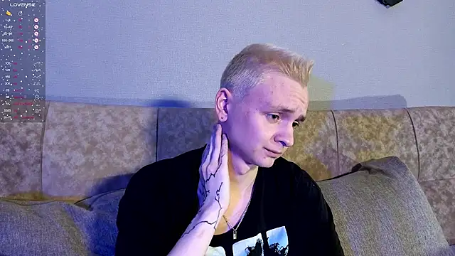 Snapshot of Logan_mett chatting on December 2025 08:12:01 AM Logan mett online show from December 2025 08:12:01 AM