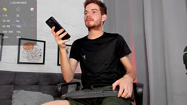 Snapshot of MATEO_HUNTER chatting on November 2025 03:38:02 AM MATEO HUNTER online show from November 2025 03:38:02 AM