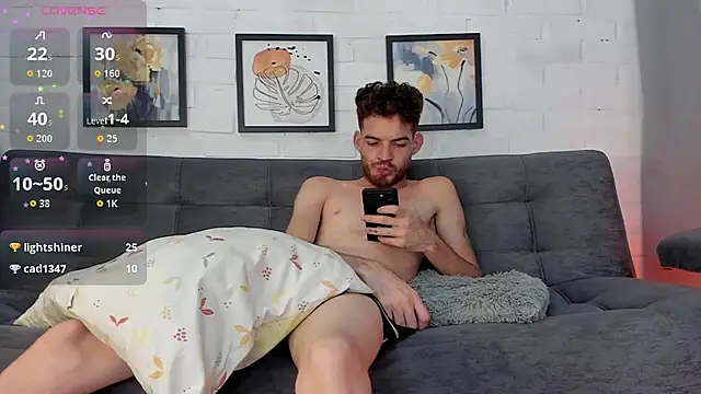 Snapshot of MATEO_HUNTER chatting on December 2025 10:31:01 AM MATEO HUNTER online show from December 2025 10:31:01 AM