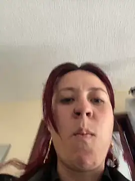 Snapshot of Zoe_fire chatting on November 2025 12:27:02 PM Zoe fire online show from November 2025 12:27:02 PM