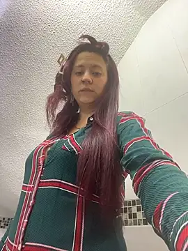 Snapshot of Zoe_fire chatting on December 2025 12:43:02 PM Zoe fire online show from December 2025 12:43:02 PM