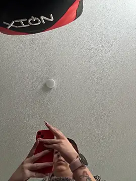 Snapshot of Zoe_fire chatting on December 2025 11:25:02 AM Zoe fire online show from December 2025 11:25:02 AM