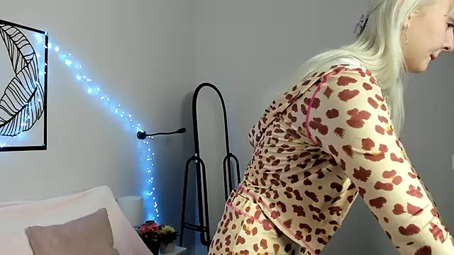 AdeleSilver online show from November 2025 02:12:01 AM